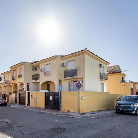 Holiday home Con Piscina A 10 Minutos De Granada Ogijares